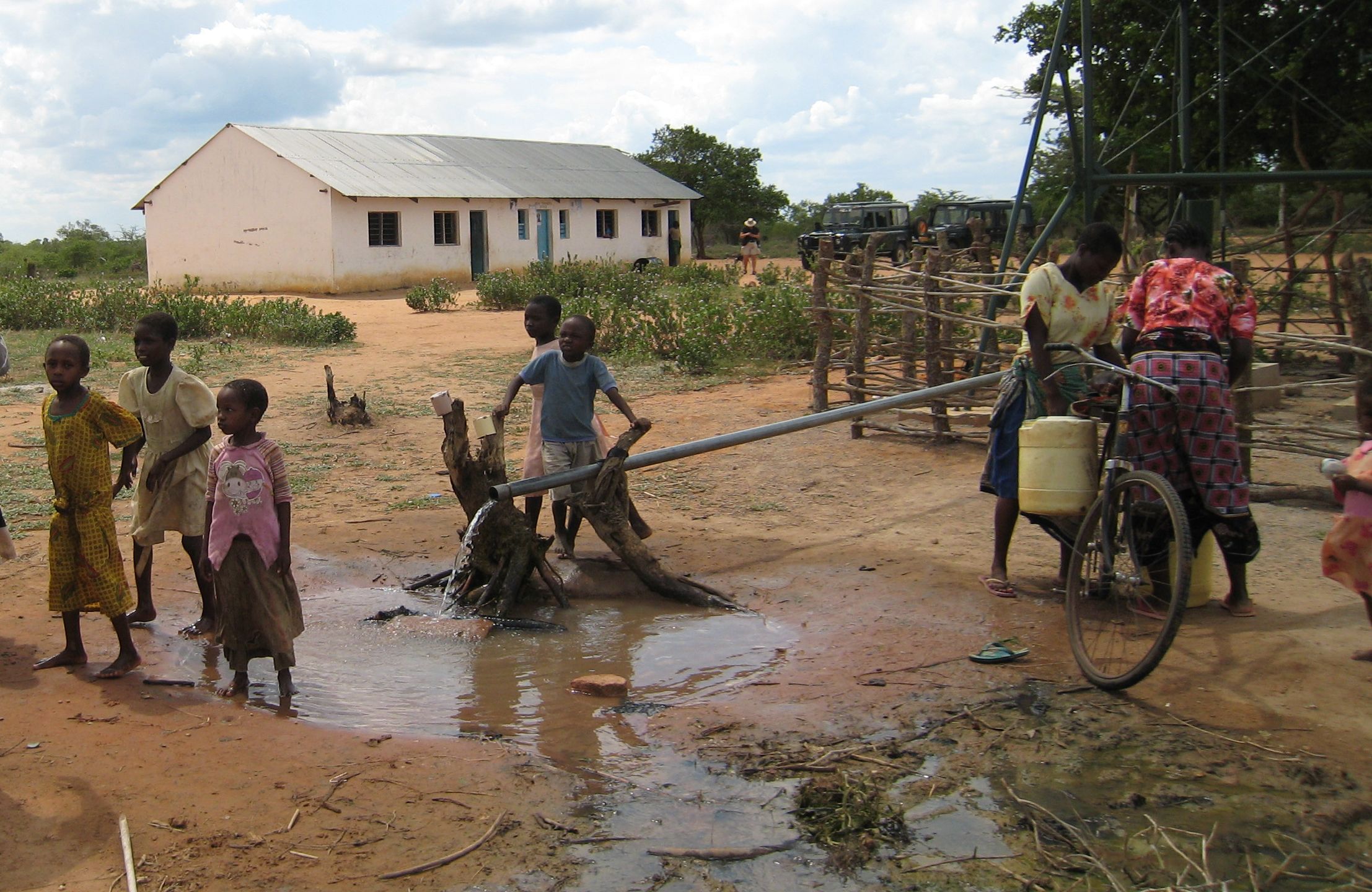 Kenyan Timboni School gets water via new windmill